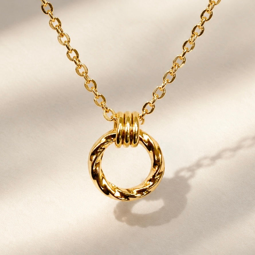 Collier Noam or