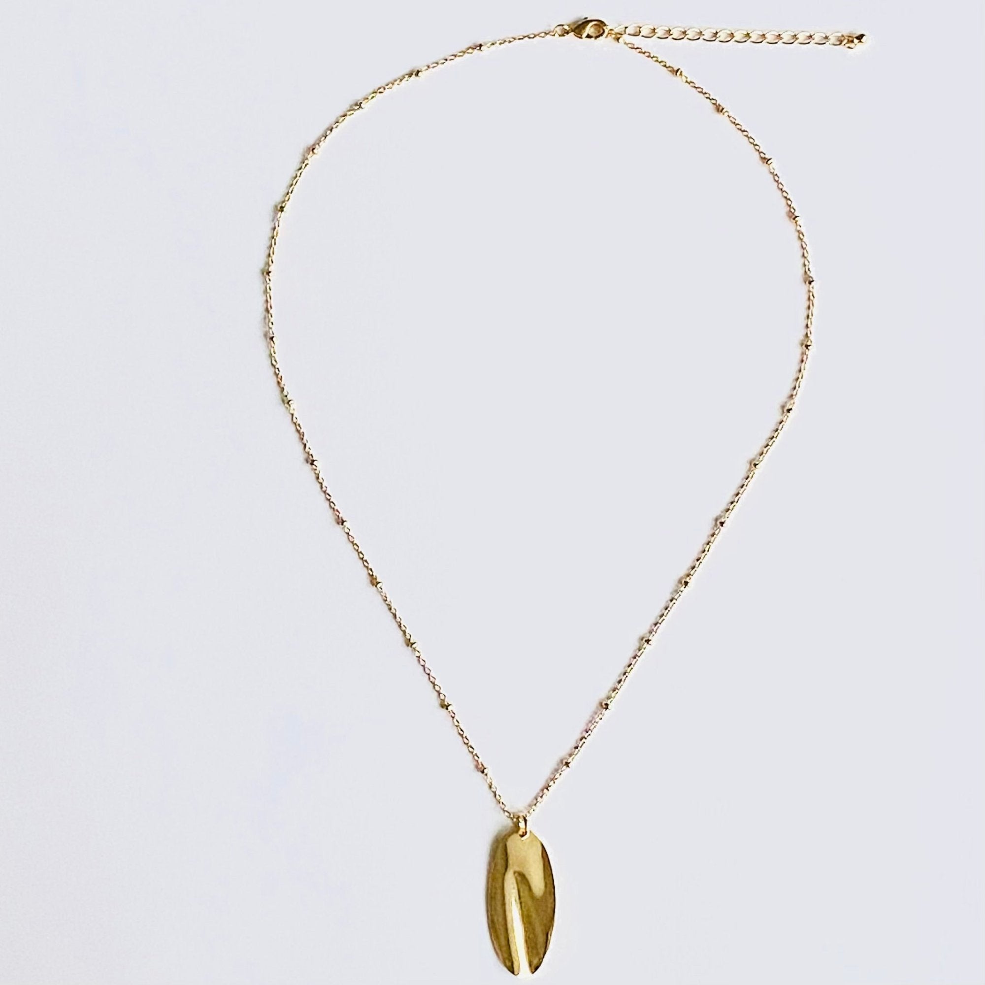 Collier CB 015