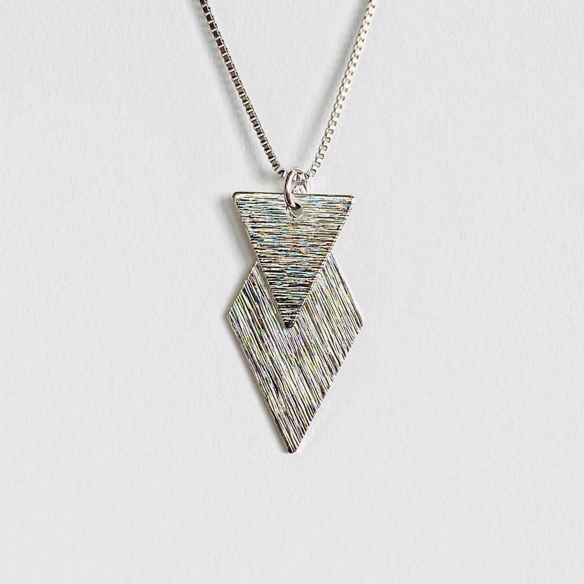 Collier CB50 043