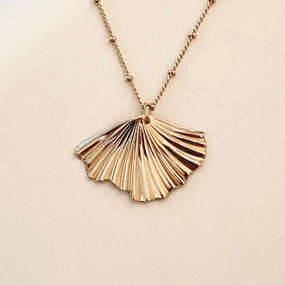Collier CB 027