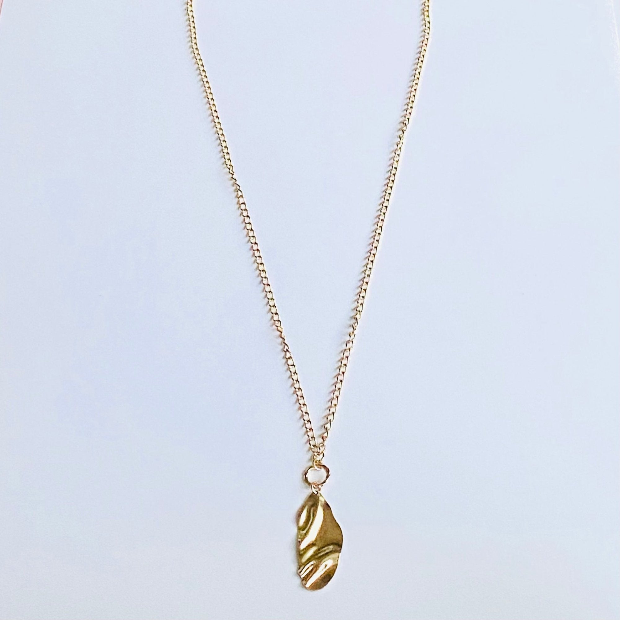 Collier CB 049