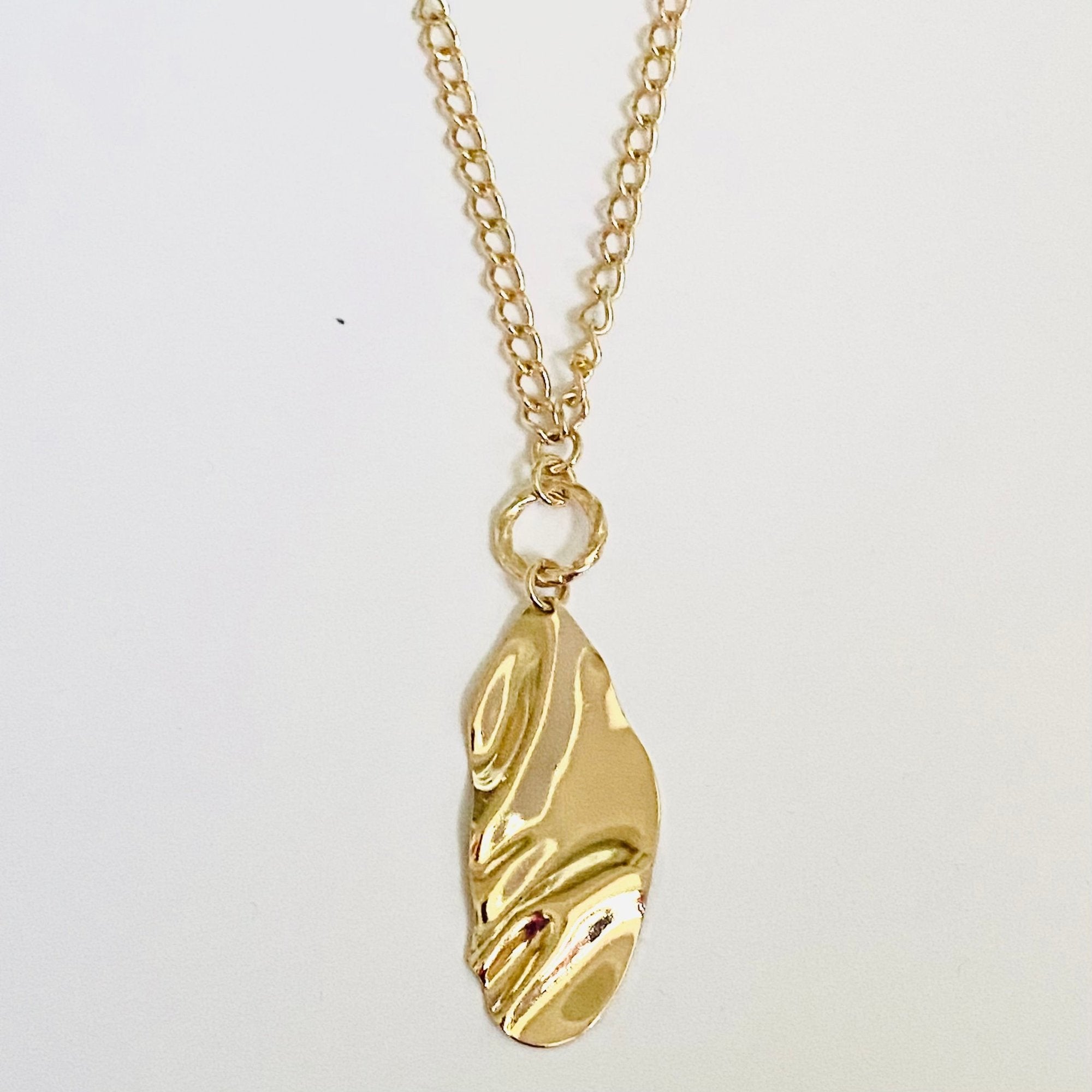 Collier CB 049